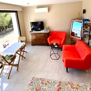  Apartment Le Sept Charmant Studio Aux Portes Des Calanques